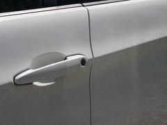 2010款 325i 2.5L 时尚型