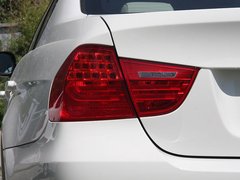 2010款 325i 2.5L 时尚型