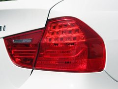 2010款 325i 2.5L 时尚型