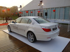 2010款 523Li 2.5L 标准型