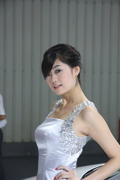 2010款 三廂 2.0L 自動(dòng) 舒適版