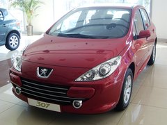 2010款 三厢 2.0L 自动 舒适版
