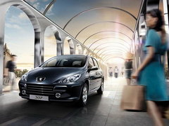 2010款 三厢 2.0L 自动 舒适版