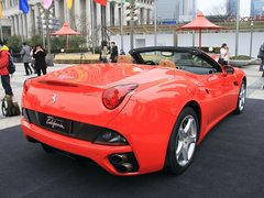 2012款 4.5L DCT 中国限量版