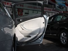 2010款 2.0L 自动 舒适型