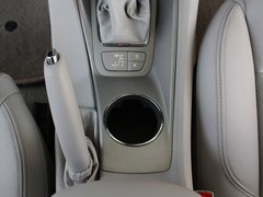 2010款 2.0L 自动 舒适型