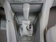 2010款 2.0L 自动 舒适型