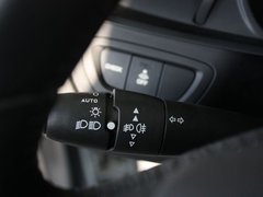 2010款 2.0L 自动 舒适型