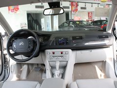 2010款 2.0L 自动 舒适型