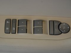 2010款 3.0L 自动 豪华版