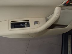 2010款 3.0L 自动 豪华版