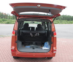2010款 1.6L 手动 实用型7座