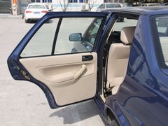 2010款 1.6L 手动 伙伴型