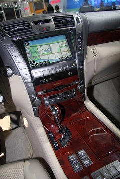 2010款 460L 4.6 自动 加长版