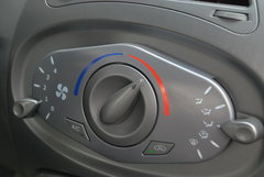 2010款 1.3L 自动 豪华型 5座