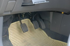 2010款 1.3L 自动 豪华型 5座
