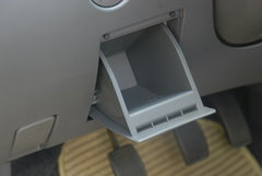 2010款 1.3L 自动 豪华型 5座