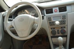 2010款 1.0L MT 标准型