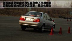 2010款 1.0L MT 标准型