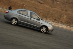2010款 1.0L MT 标准型