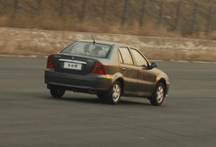 2010款 1.0L MT 标准型