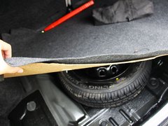 2010款 1.0L MT 标准型