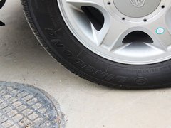 2010款 1.0L MT 标准型