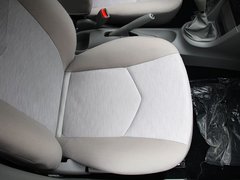 2010款 1.0L MT 标准型