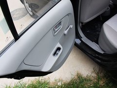 2010款 1.0L MT 标准型