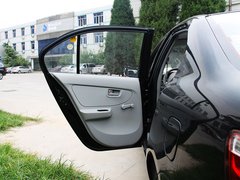 2010款 1.0L MT 标准型
