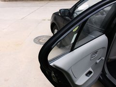 2010款 1.0L MT 标准型