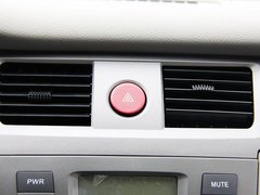 2010款 1.0L MT 标准型