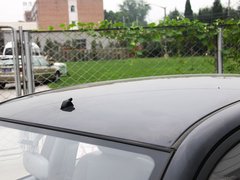 2010款 1.0L MT 标准型