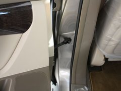2010款 3.7L 自动 标准版 7座