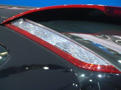2011款 两厢 1.8L 自动 时尚型