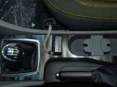 2011款 两厢 1.8L 自动 时尚型