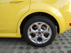 2011款 两厢 1.8L 自动 时尚型
