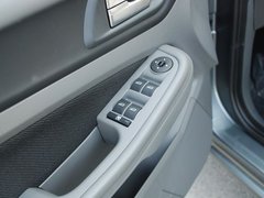 2011款 两厢 1.8L 自动 时尚型
