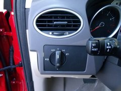 2011款 两厢 2.0L 自动 运动型