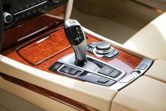 2010款 740Li 豪华型