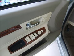 2006款 君威 2.5L 豪华版