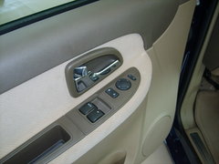 2006款 2.5 CT舒適版 1 7座