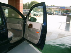 2006款 2.5 CT舒適版 1 7座