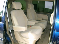 2006款 2.5 CT舒适版 1 7座