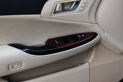 2010款 3.0L AT V6 Royal Saloon 尊享版