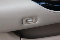 2010款 3.0L AT V6 Royal Saloon 尊享版
