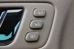 2010款 3.0L AT V6 Royal Saloon 尊享版