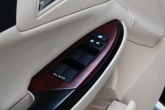 2010款 3.0L AT V6 Royal Saloon 尊享版
