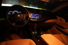 2010款 3.0L AT V6 Royal Saloon 尊享版