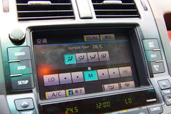2010款 3.0L AT V6 Royal Saloon 尊享版